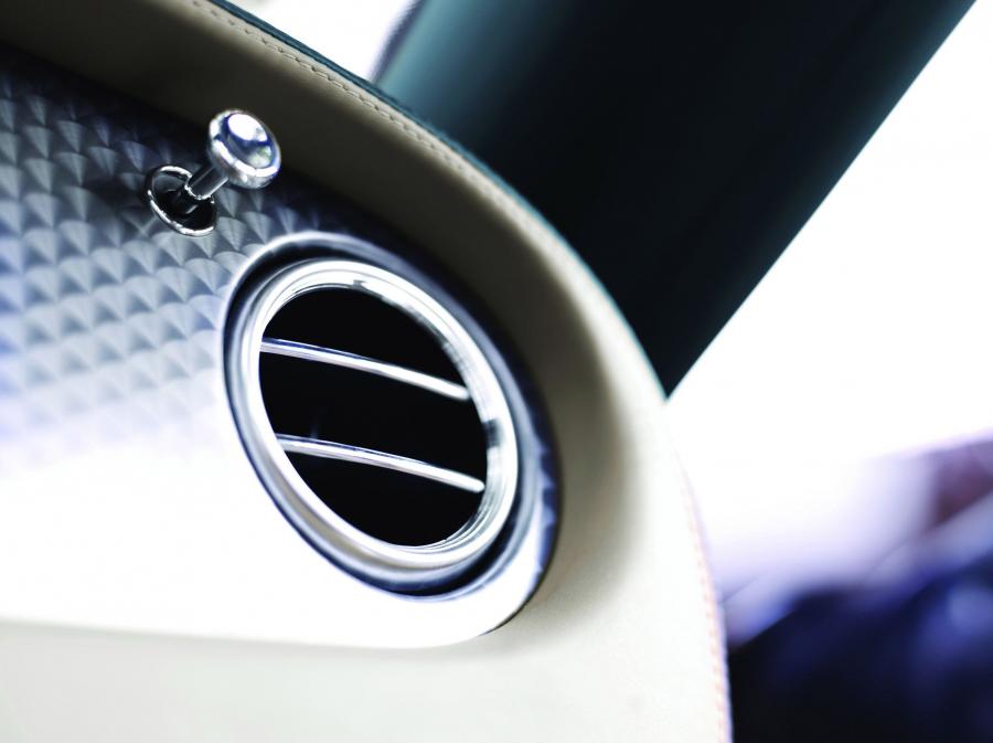  Bentley Continental GTC Speed 2010 года  (фото 7 из 70)